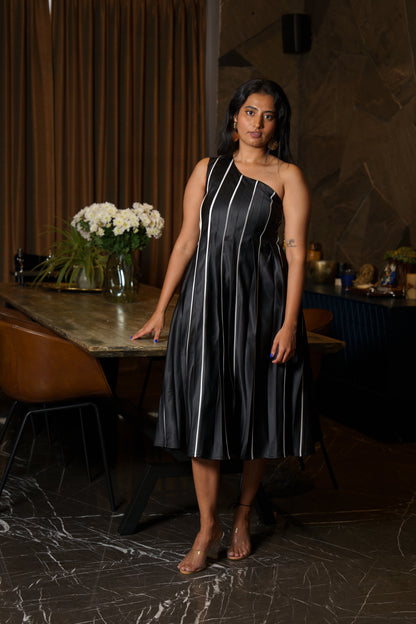 OBSIDIAN VEIN DRESS