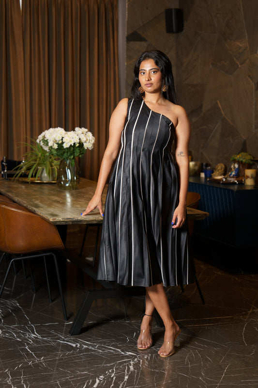 OBSIDIAN VEIN DRESS
