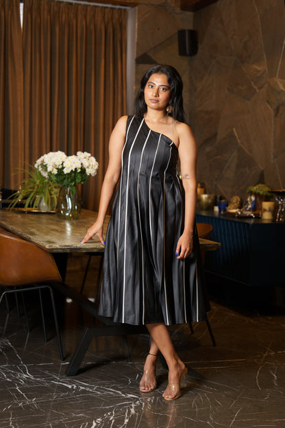 OBSIDIAN VEIN DRESS