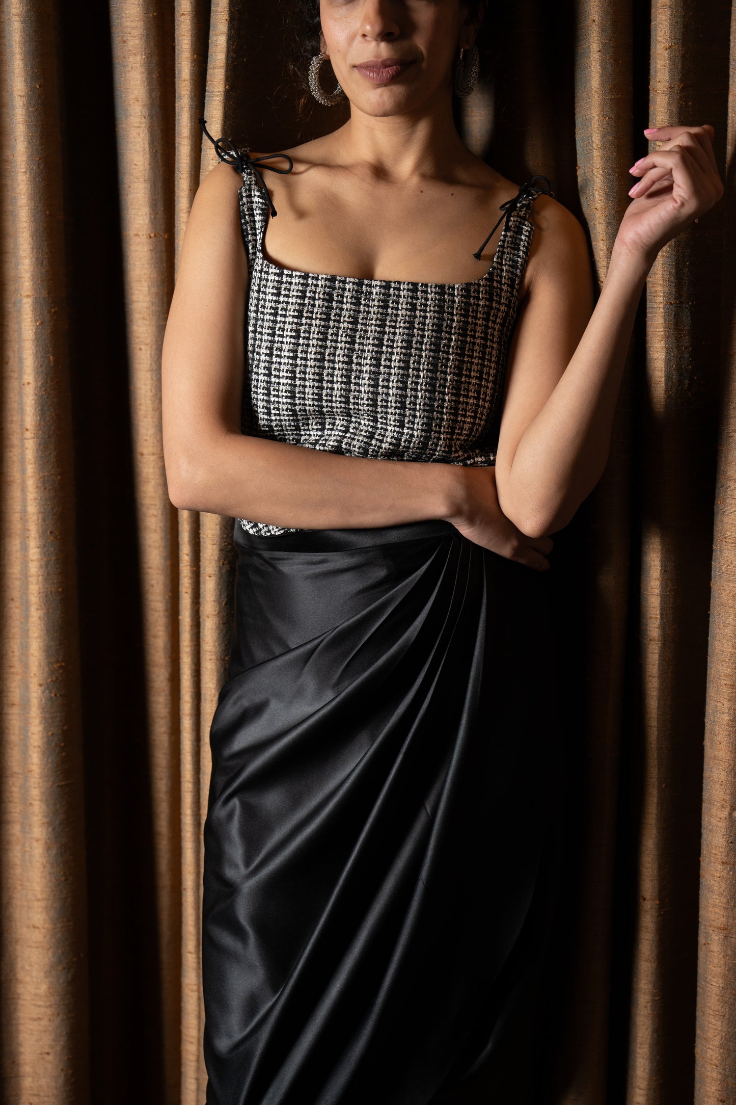 THE NOIR LACE CORSET