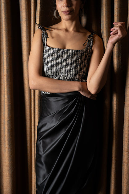 THE NOIR LACE CORSET